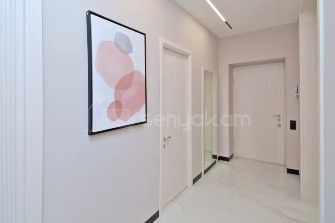 3 Սենյականոց Բնակարան Քարե Շենքում, 97քմ, 4/5 հարկ, Դիզայներական Վերանորոգված