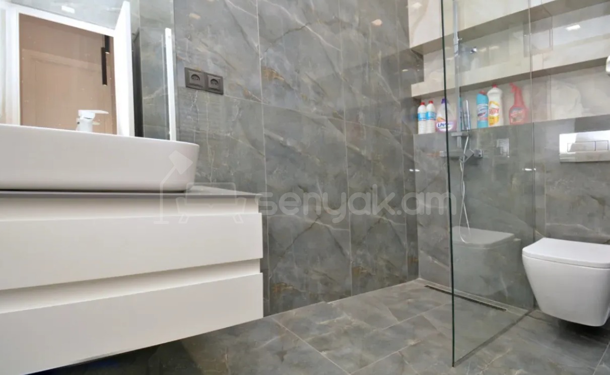 3 Սենյականոց Բնակարան Քարե Շենքում, 97քմ, 4/5 հարկ, Դիզայներական Վերանորոգված