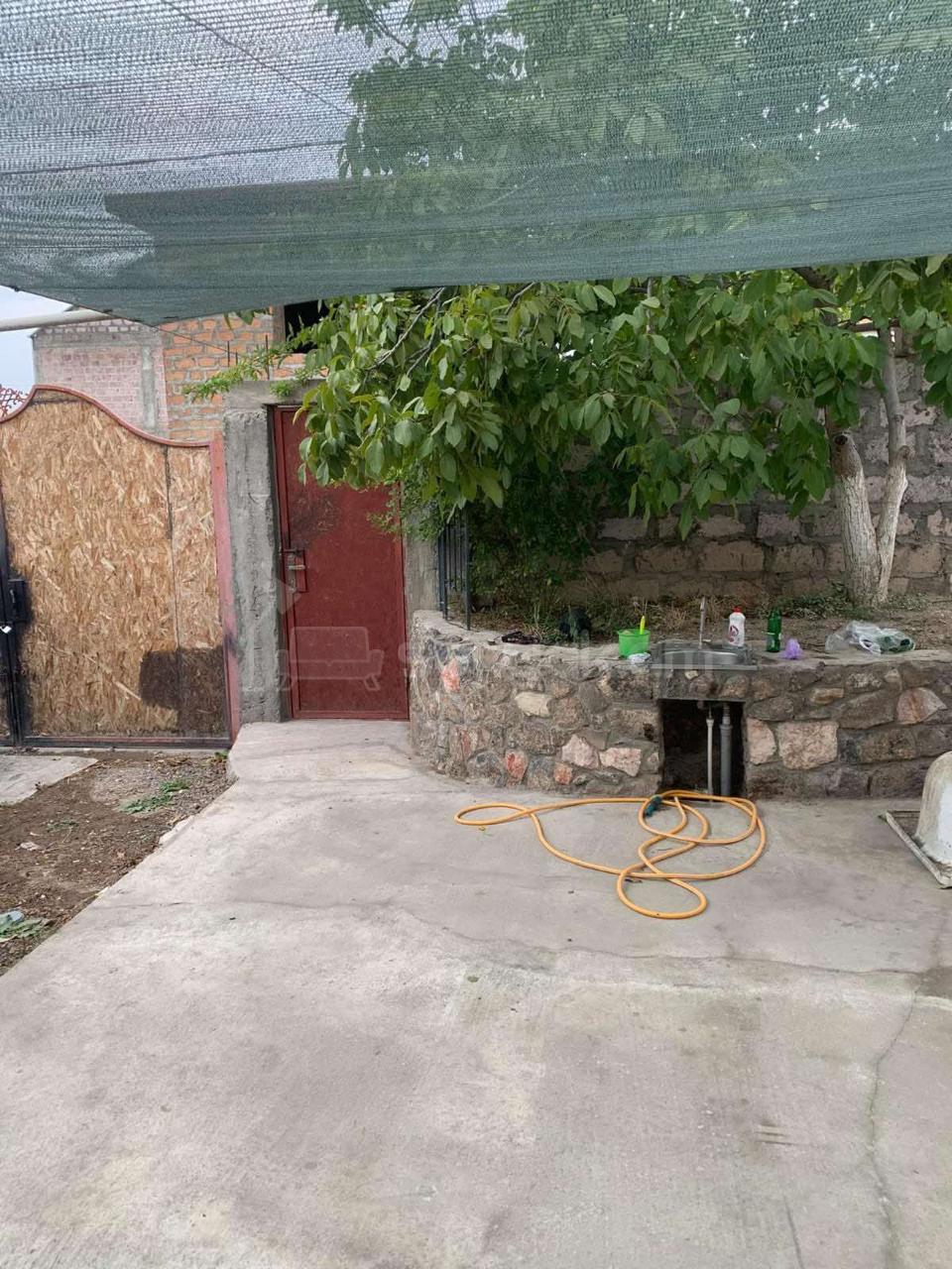 3 Սենյականոց Ամառանոց, 110քմ, Լողավազանով