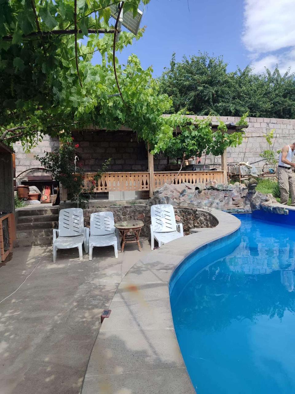 3 Սենյականոց Ամառանոց, 110քմ, Լողավազանով