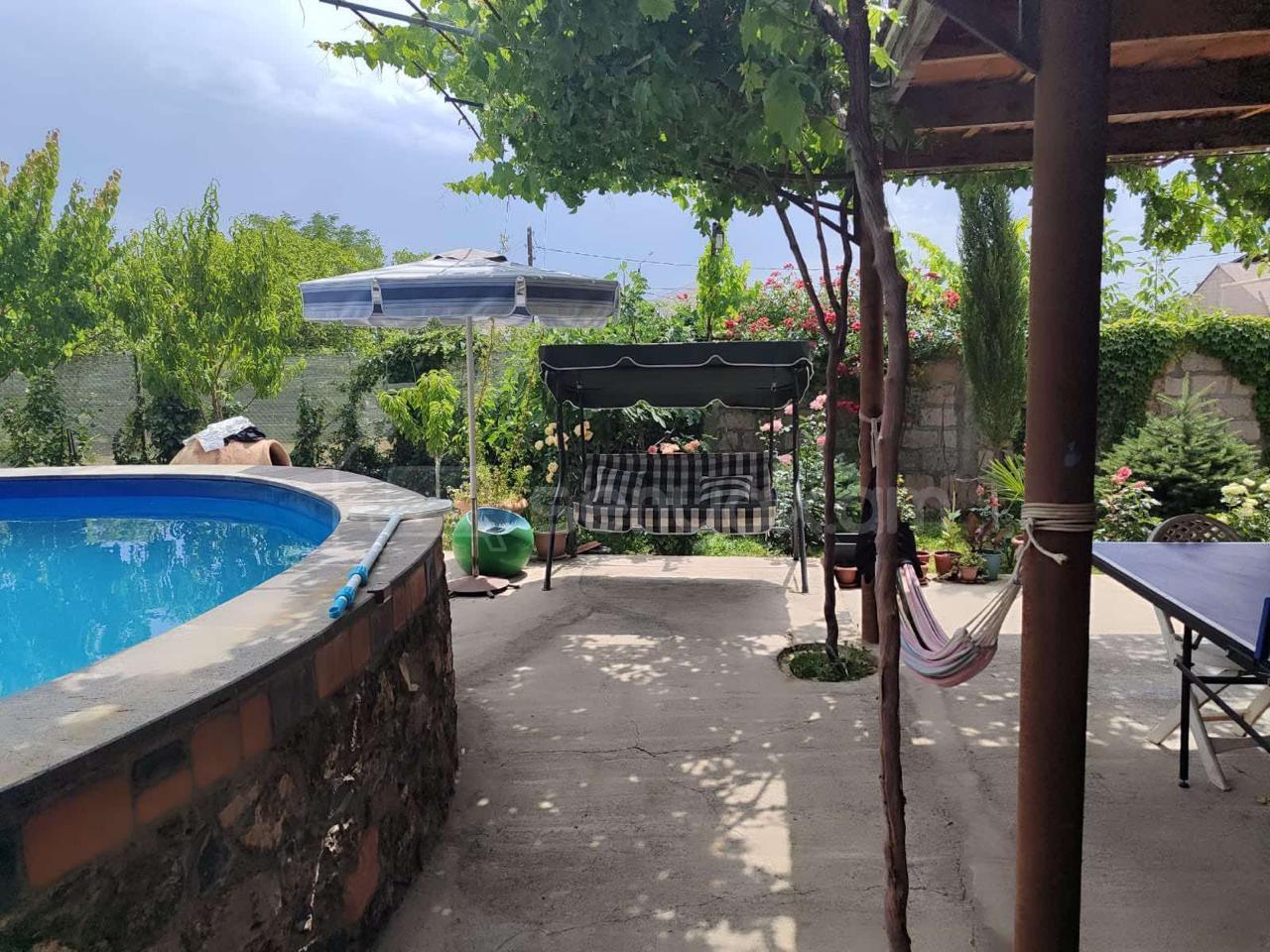 3 Սենյականոց Ամառանոց, 110քմ, Լողավազանով