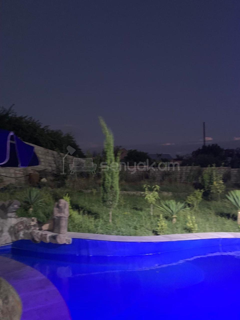 3 Սենյականոց Ամառանոց, 110քմ, Լողավազանով