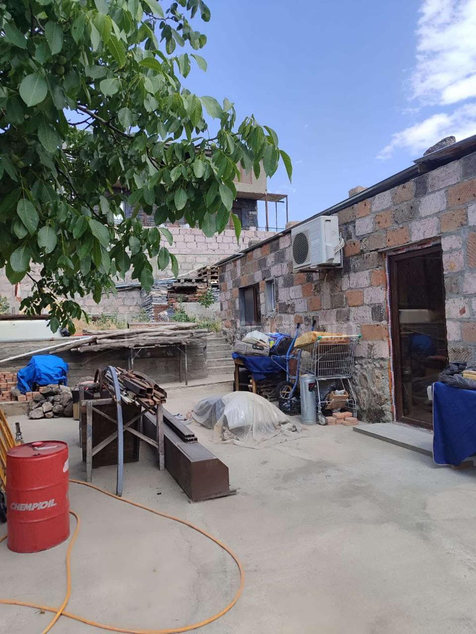 3 Սենյականոց Ամառանոց, 110քմ, Լողավազանով