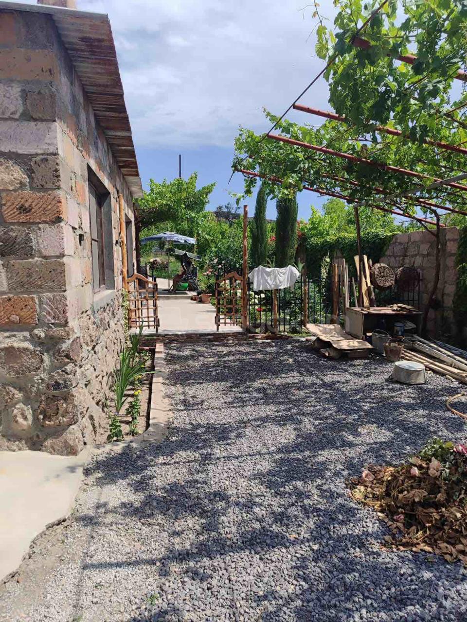 3 Սենյականոց Ամառանոց, 110քմ, Լողավազանով