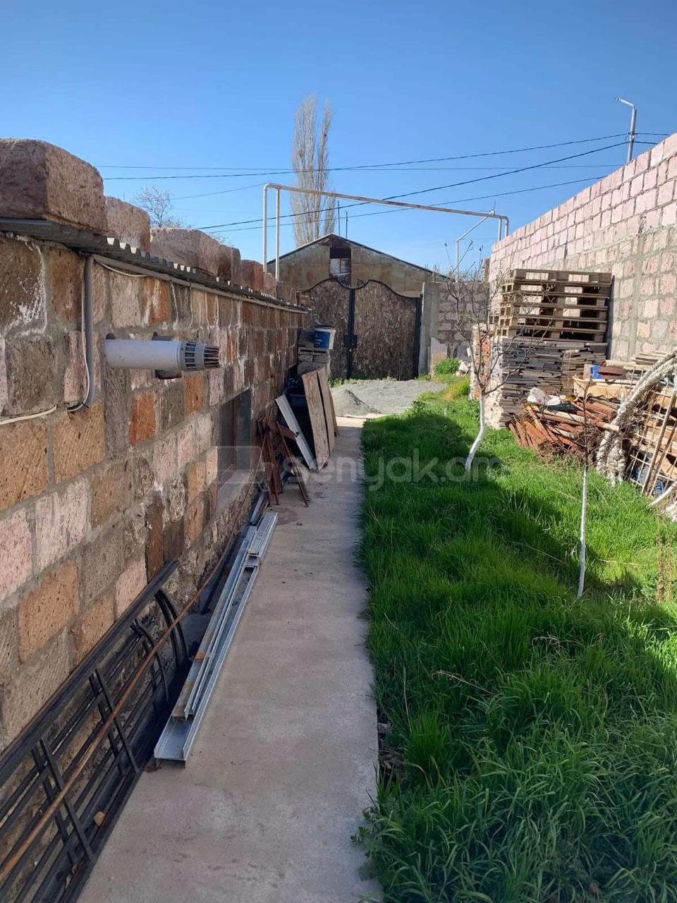 3 Սենյականոց Ամառանոց, 110քմ, Լողավազանով