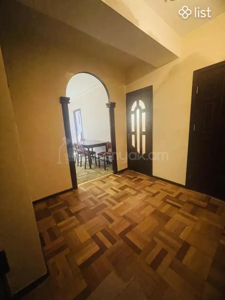 1 Սենյականոց Բնակարան, 62քմ, 7/9 հարկ, Նորմալ Վիճակում, Կահավորված, Արևկող