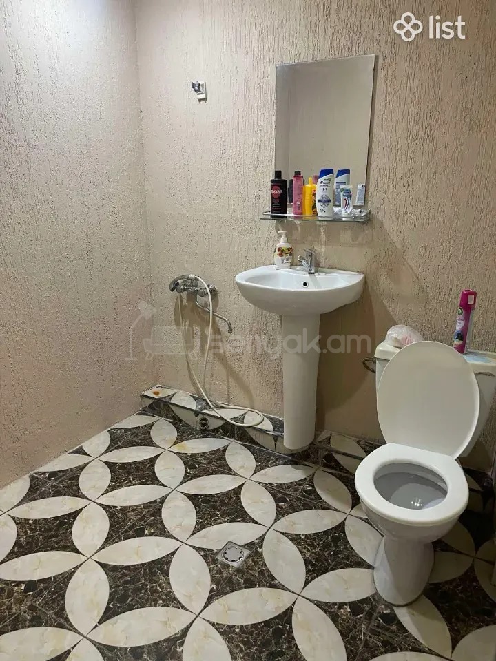 1 Սենյականոց Բնակարան, 42քմ, 4/9 հարկ, Նորմալ Վիճակում, Կահավորված, Արևկող