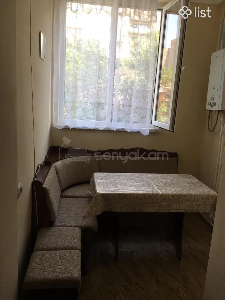 1 Սենյականոց Բնակարան, 42քմ, 4/9 հարկ, Նորմալ Վիճակում, Կահավորված, Արևկող