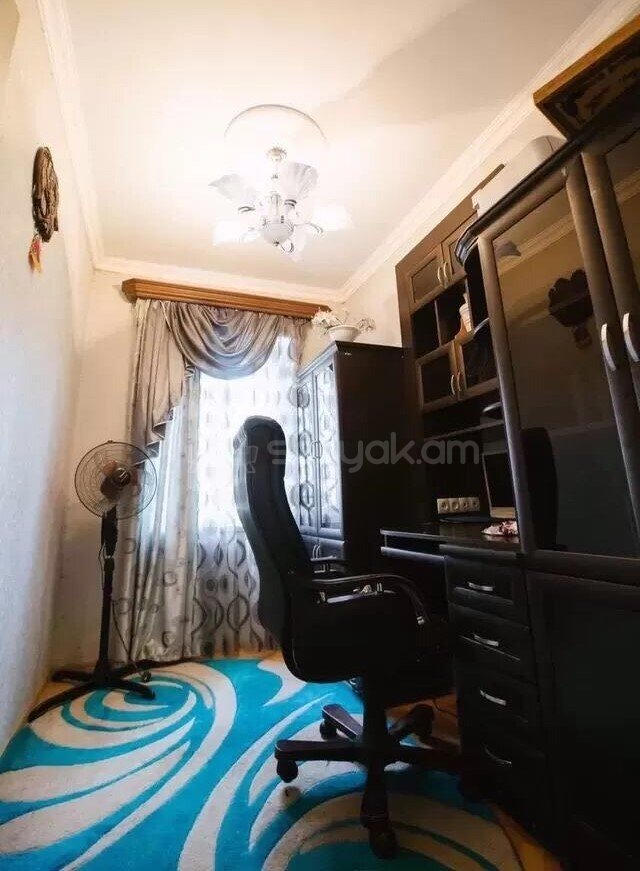 5 Սենյականոց Բնակարան Նորակառույց Քարե Շենքում, 160քմ, 2/2 հարկ, Դիզայներական Վերանորոգված, Կահավորված