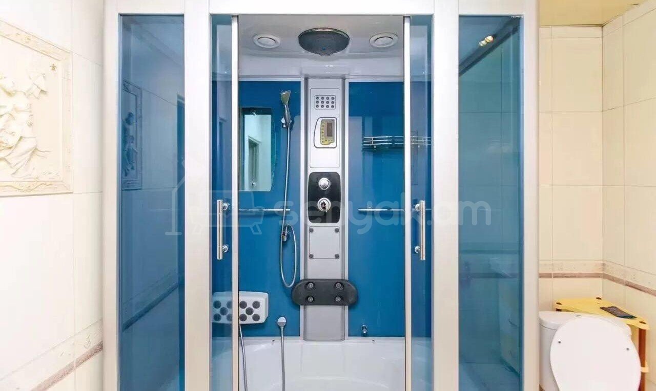 5 Սենյականոց Բնակարան Նորակառույց Քարե Շենքում, 160քմ, 2/2 հարկ, Դիզայներական Վերանորոգված, Կահավորված