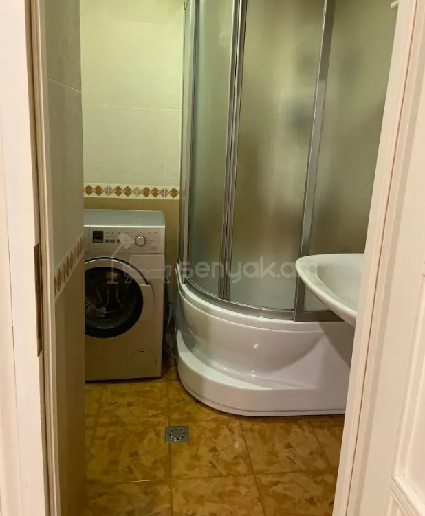 2 Սենյականոց Բնակարան Քարե Շենքում, 68քմ, 4/5 հարկ, Կապիտալ Վերանորոգված