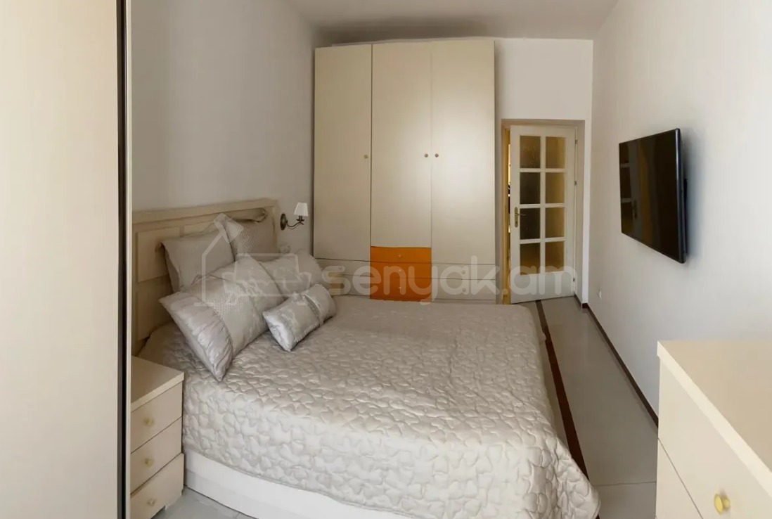 2 Սենյականոց Բնակարան Քարե Շենքում, 68քմ, 4/5 հարկ, Կապիտալ Վերանորոգված