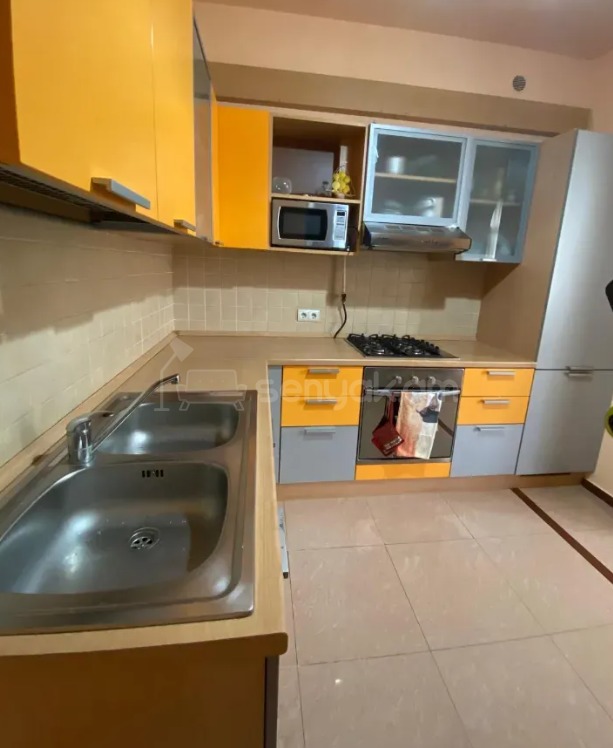 2 Սենյականոց Բնակարան Քարե Շենքում, 68քմ, 4/5 հարկ, Կապիտալ Վերանորոգված