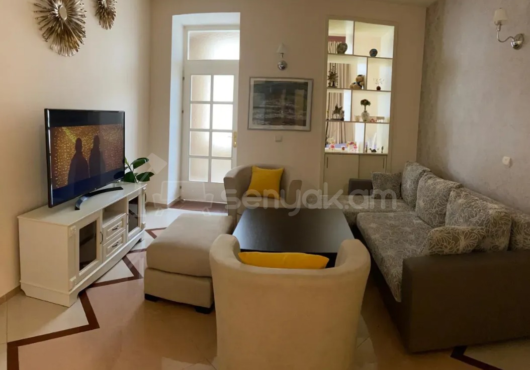 2 Սենյականոց Բնակարան Քարե Շենքում, 68քմ, 4/5 հարկ, Կապիտալ Վերանորոգված