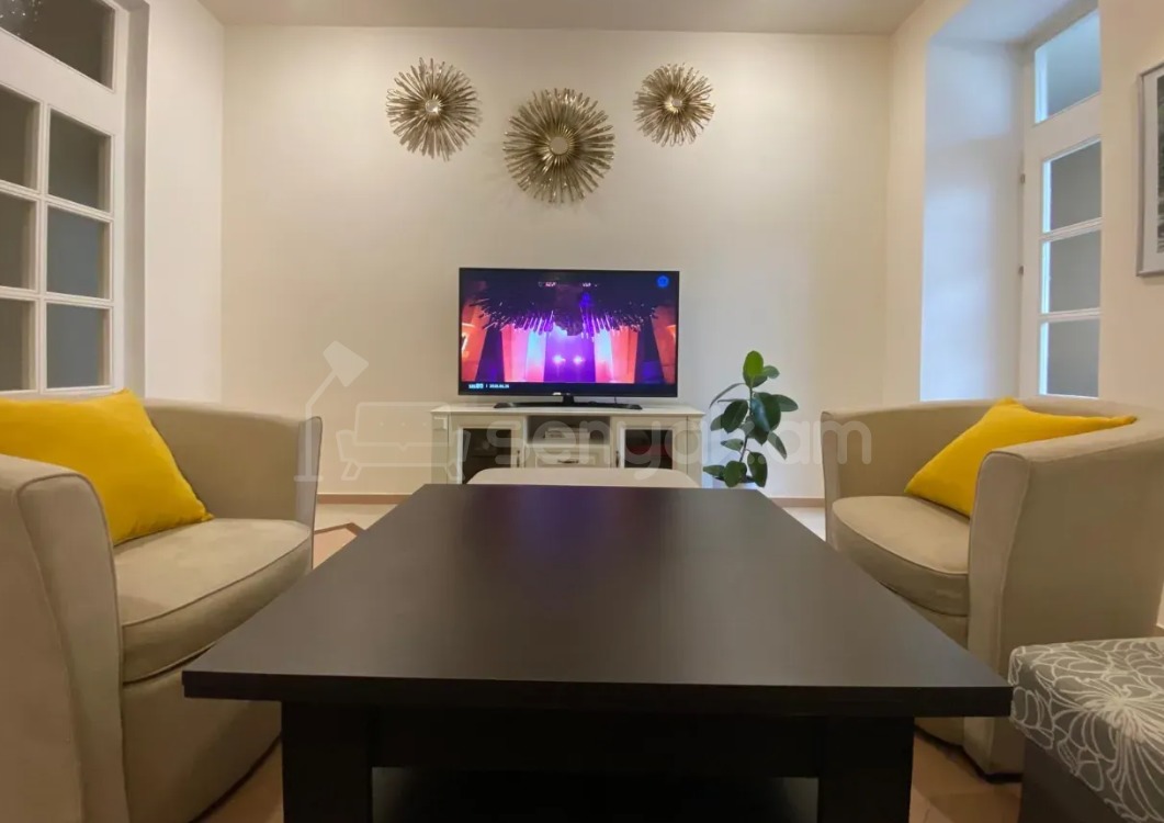 2 Սենյականոց Բնակարան Քարե Շենքում, 68քմ, 4/5 հարկ, Կապիտալ Վերանորոգված