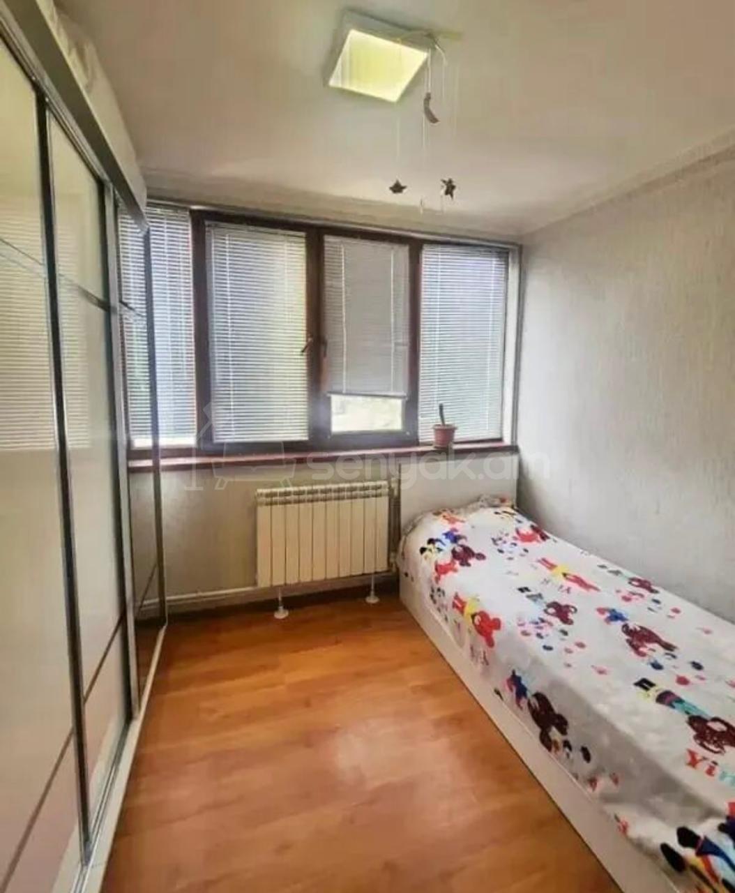 3 Սենյականոց Բնակարան Քարե Շենքում, 62քմ, 4/4 հարկ, Դիզայներական Վերանորոգված, Կահավորված