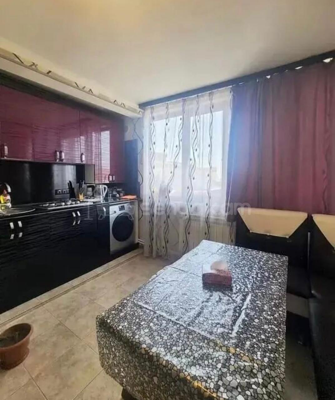 3 Սենյականոց Բնակարան Քարե Շենքում, 62քմ, 4/4 հարկ, Դիզայներական Վերանորոգված, Կահավորված