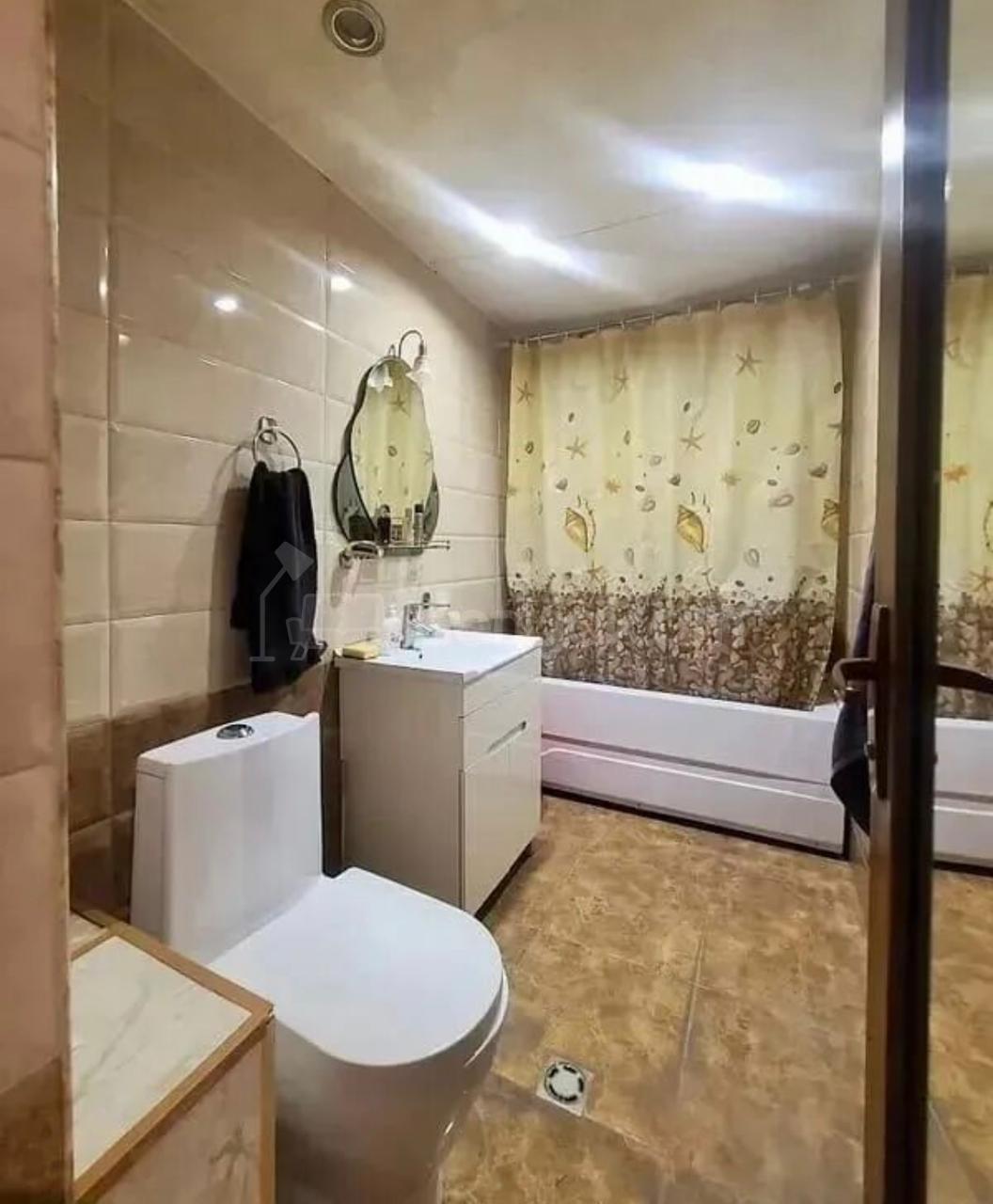 3 Սենյականոց Բնակարան Քարե Շենքում, 62քմ, 4/4 հարկ, Դիզայներական Վերանորոգված, Կահավորված