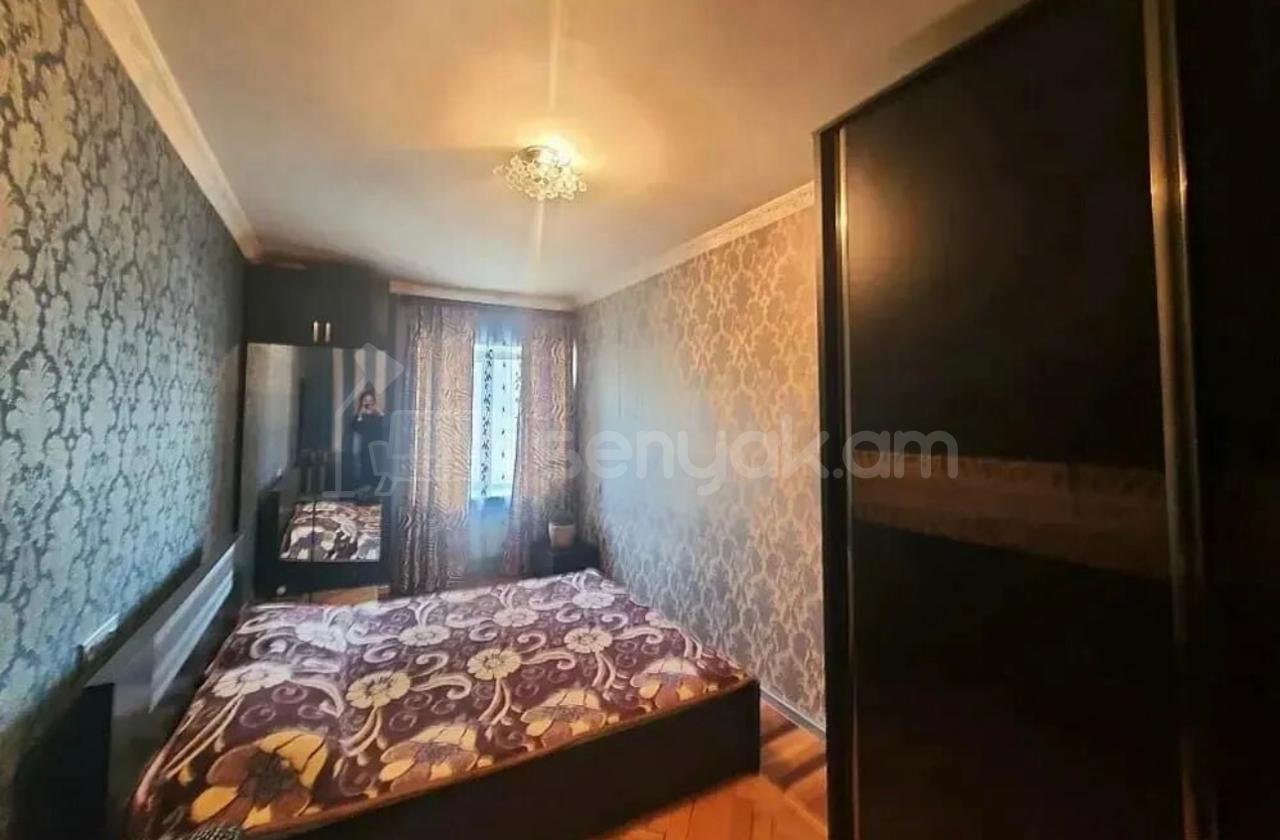 3 Սենյականոց Բնակարան Քարե Շենքում, 62քմ, 4/4 հարկ, Դիզայներական Վերանորոգված, Կահավորված