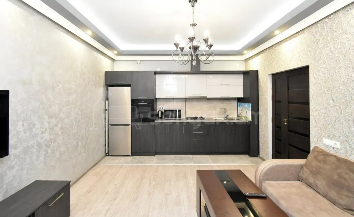 2 Սենյականոց Բնակարան Քարե Շենքում, 45քմ, 2/5 հարկ, Դիզայներական Վերանորոգված