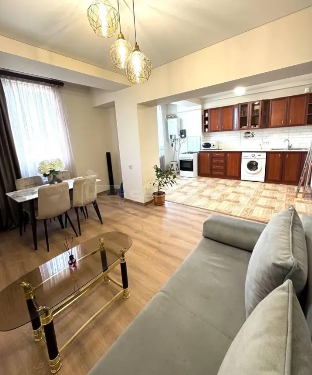 2 Սենյականոց Բնակարան, 40քմ, 11/11 հարկ, Կապիտալ Վերանորոգված