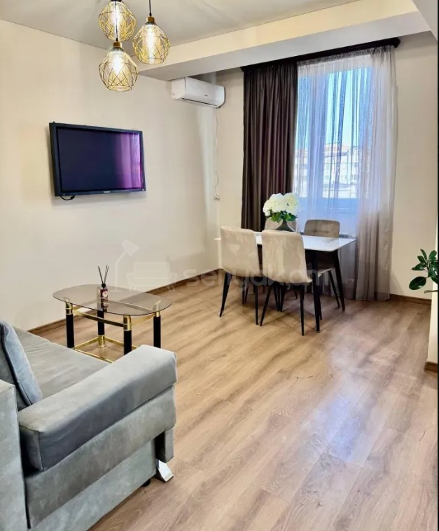 2 Սենյականոց Բնակարան, 40քմ, 11/11 հարկ, Կապիտալ Վերանորոգված