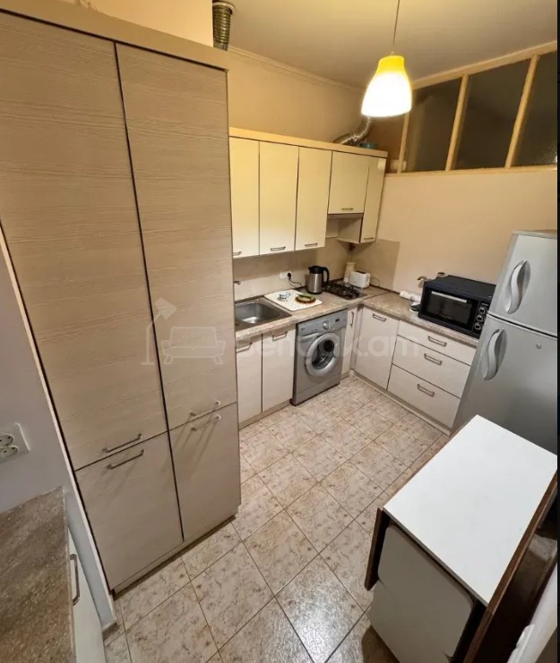 2 Սենյականոց Բնակարան, 40քմ, 9/9 հարկ, Կապիտալ Վերանորոգված