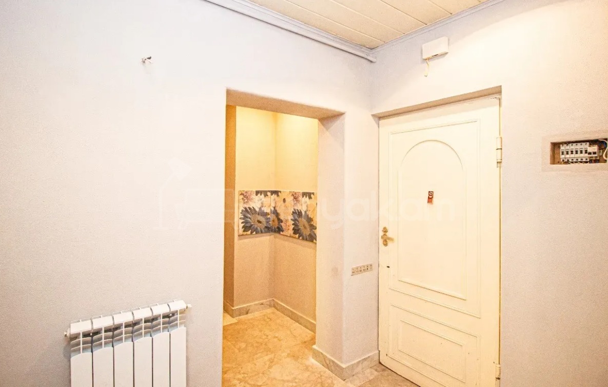 2 Սենյականոց Բնակարան, 42քմ, 2/9 հարկ, Կապիտալ Վերանորոգված