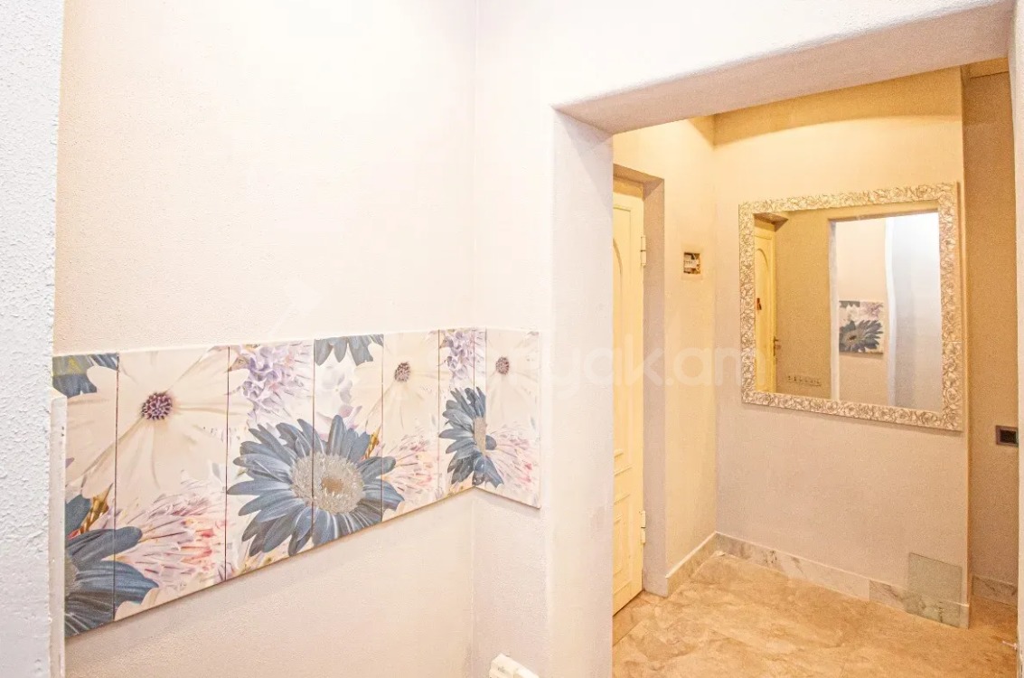 2 Սենյականոց Բնակարան, 42քմ, 2/9 հարկ, Կապիտալ Վերանորոգված