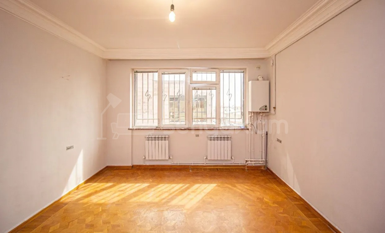 2 Սենյականոց Բնակարան, 42քմ, 2/9 հարկ, Կապիտալ Վերանորոգված