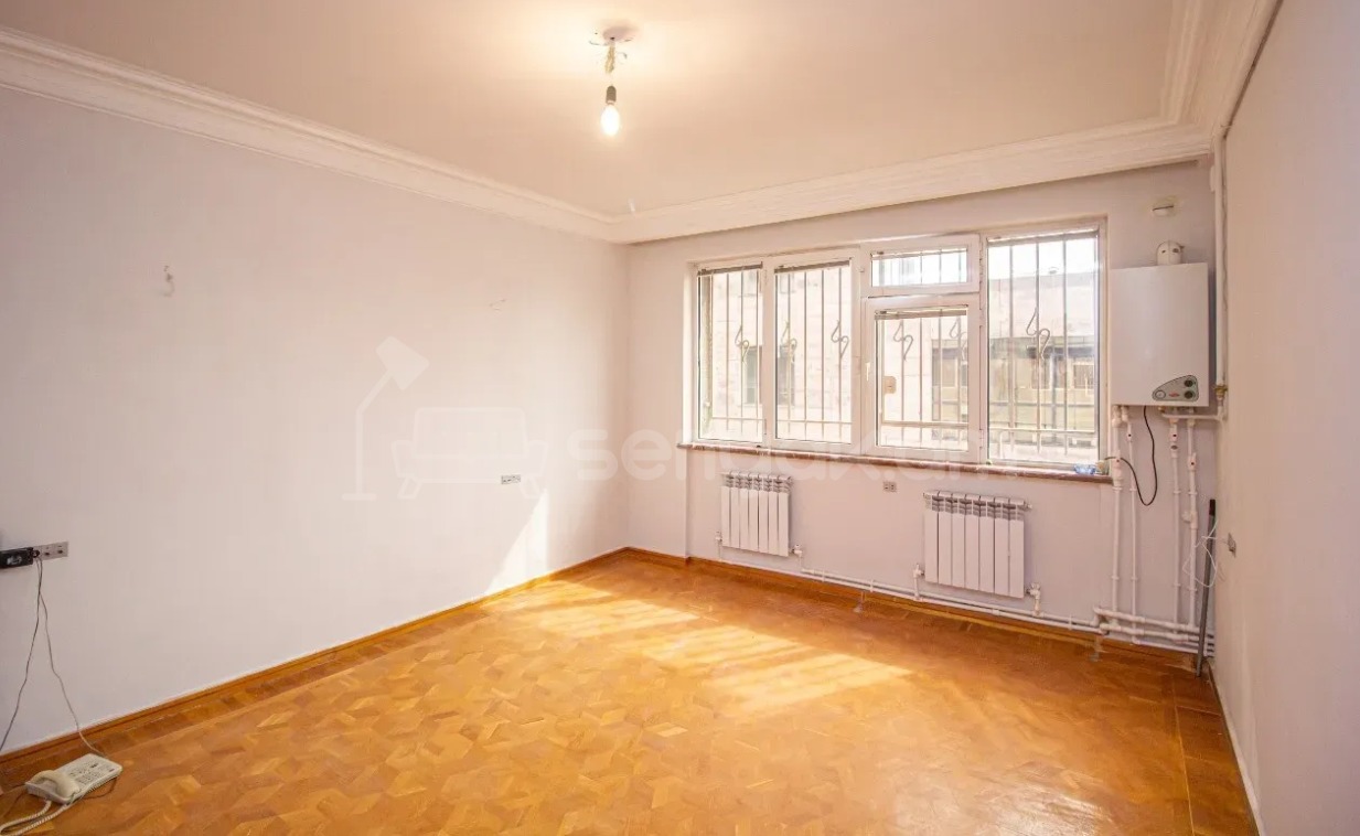 2 Սենյականոց Բնակարան, 42քմ, 2/9 հարկ, Կապիտալ Վերանորոգված