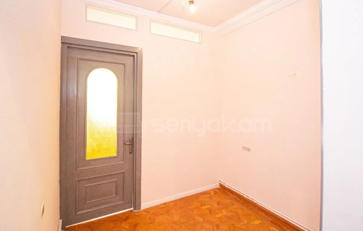 2 Սենյականոց Բնակարան, 42քմ, 2/9 հարկ, Կապիտալ Վերանորոգված