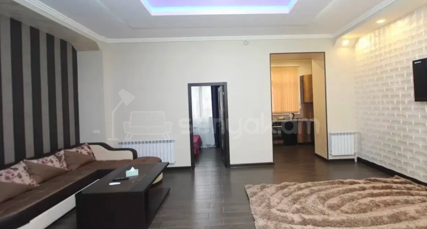 2 Սենյականոց Բնակարան Քարե Շենքում, 50քմ, 2/5 հարկ, Դիզայներական Վերանորոգված