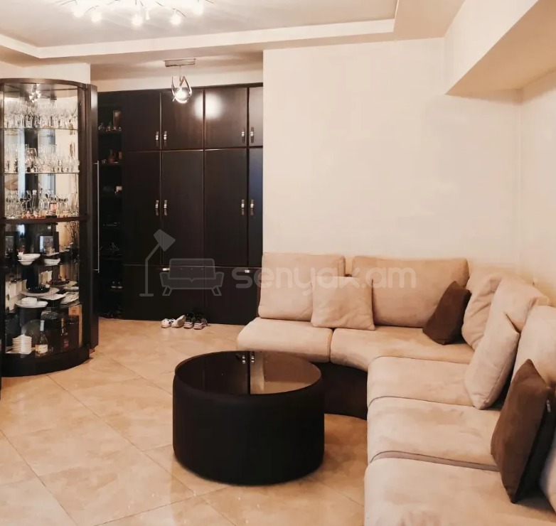 3 Սենյականոց Բնակարան, 71քմ, 2/10 հարկ, Կապիտալ Վերանորոգված