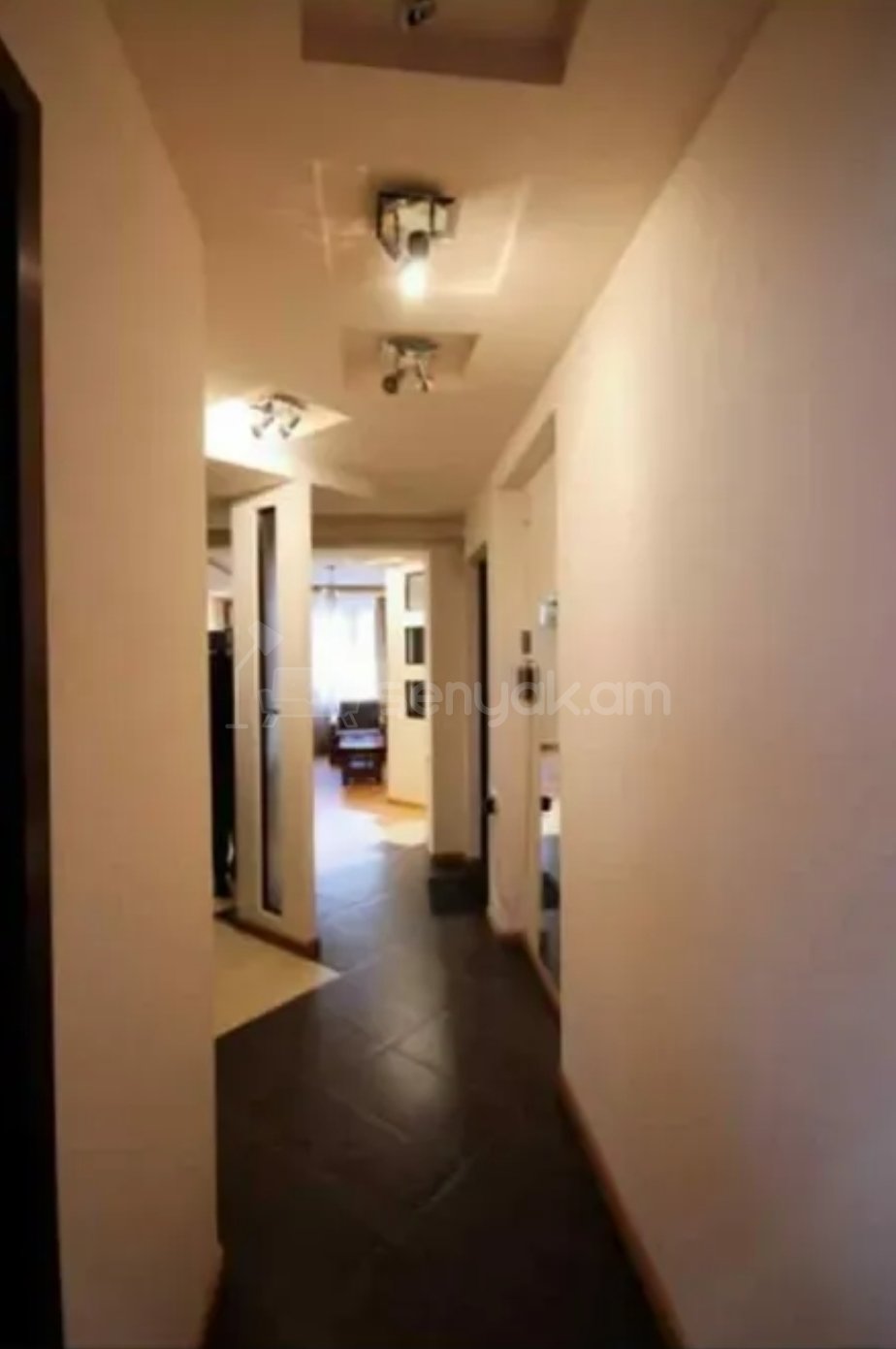 2 Սենյականոց Բնակարան Քարե Շենքում, 45քմ, 2/5 հարկ, Դիզայներական Վերանորոգված