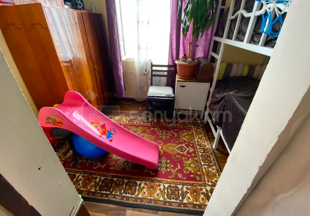 3 Սենյականոց Բնակարան Քարե Շենքում, 57քմ, 2/4 հարկ, Կոսմետիկ Վերանորոգված