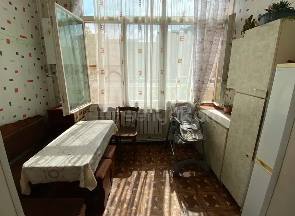 3 Սենյականոց Բնակարան Քարե Շենքում, 57քմ, 2/4 հարկ, Կոսմետիկ Վերանորոգված