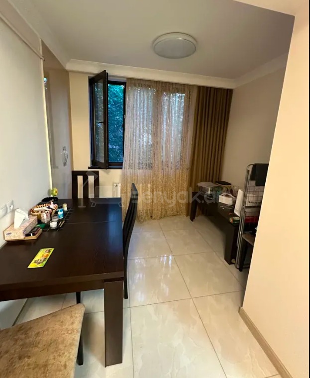 2 Սենյականոց Բնակարան Քարե Շենքում, 57քմ, 1/5 հարկ, Կապիտալ Վերանորոգված