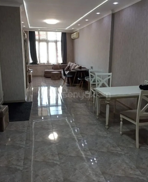 2 Սենյականոց Բնակարան Քարե Շենքում, 50քմ, 5/5 հարկ, Կապիտալ Վերանորոգված