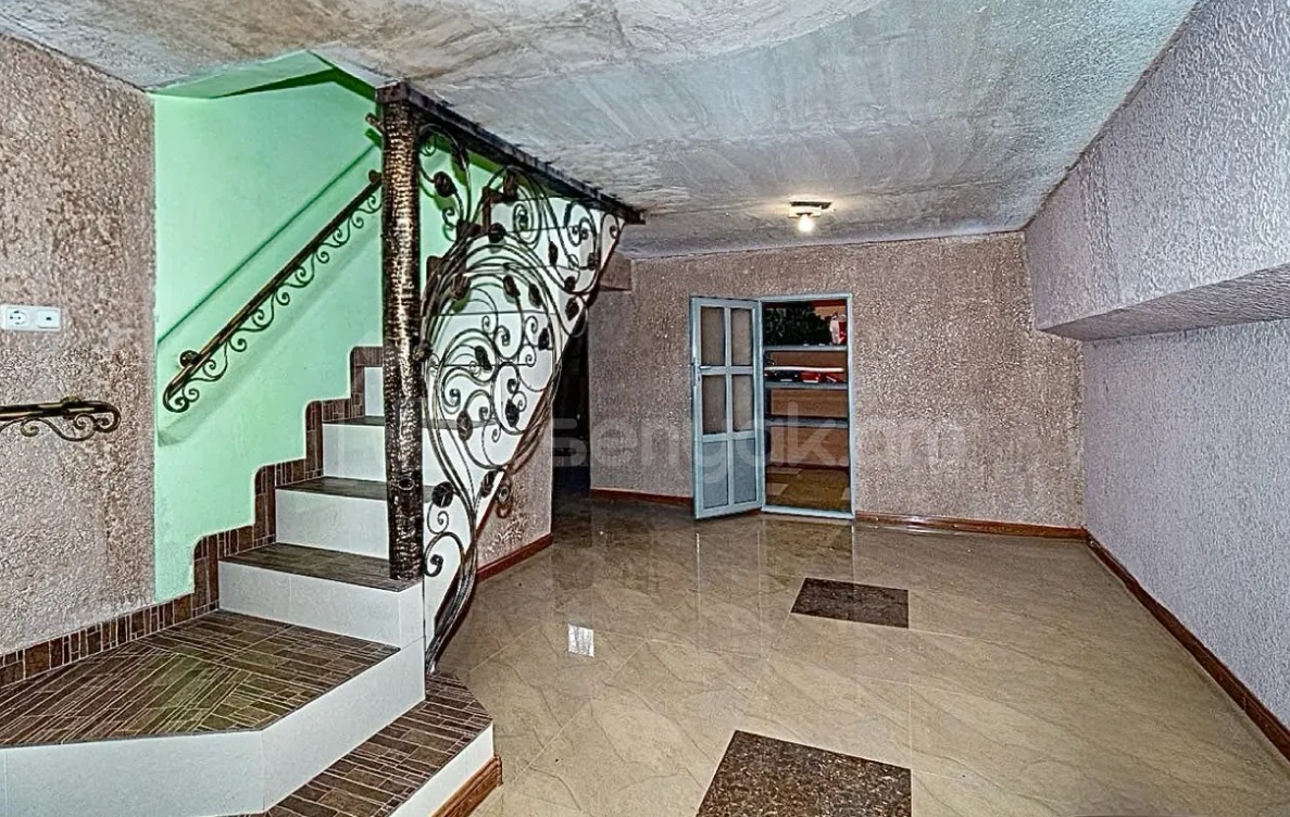 8 Սենյականոց Շքեղ Առանձնատուն, 630քմ