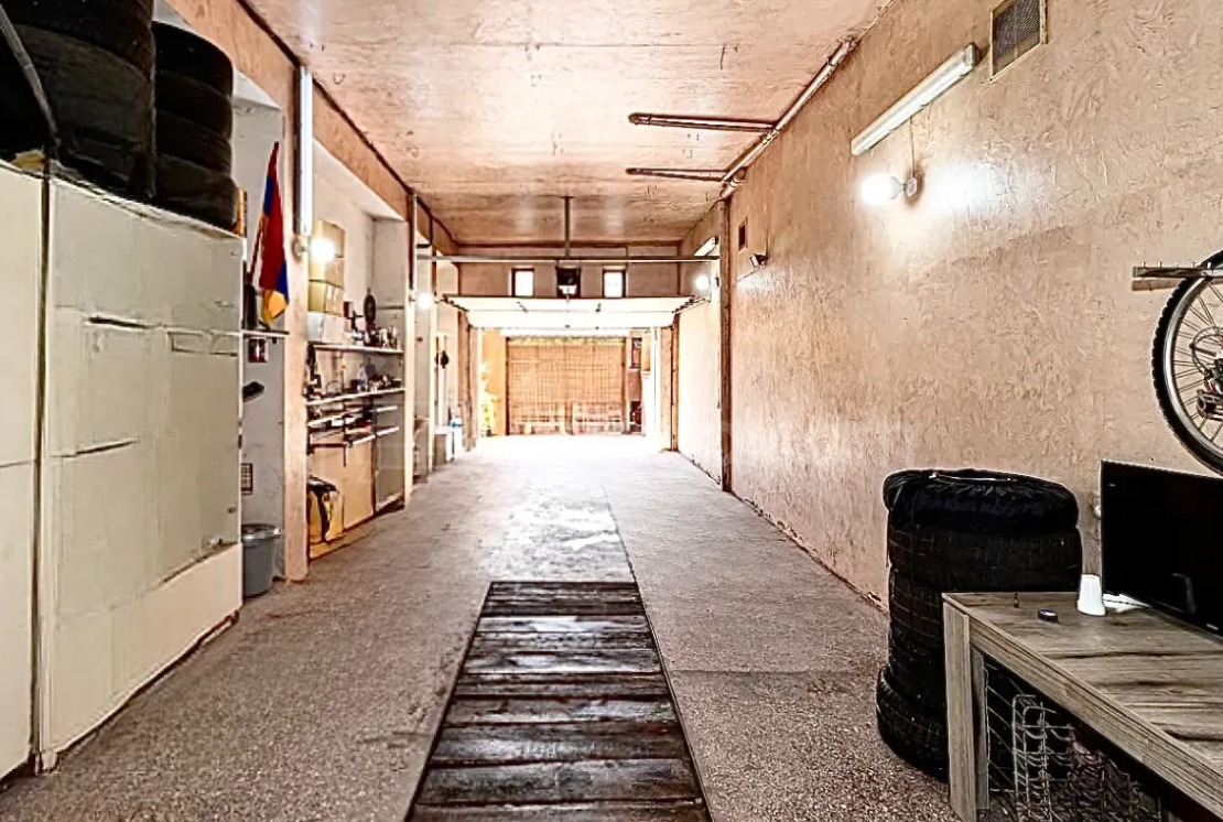 8 Սենյականոց Շքեղ Առանձնատուն, 630քմ