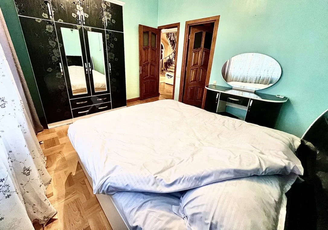 8 Սենյականոց Շքեղ Առանձնատուն, 630քմ