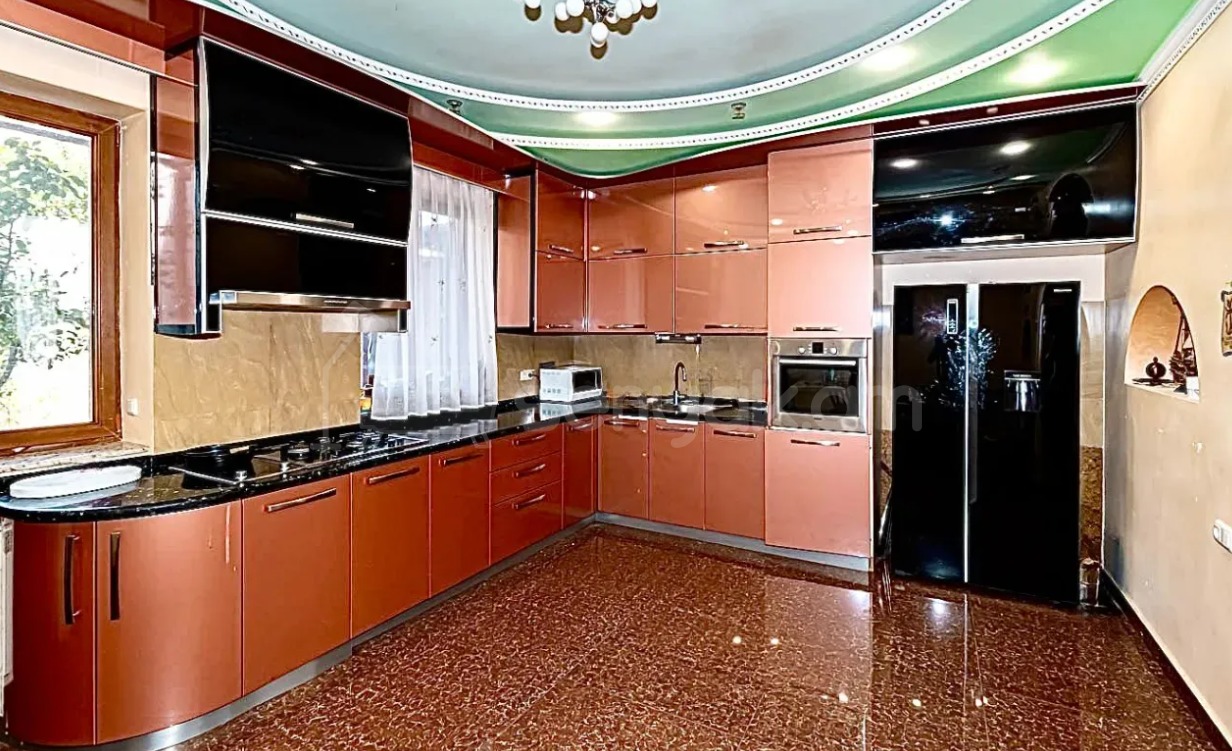 8 Սենյականոց Շքեղ Առանձնատուն, 630քմ