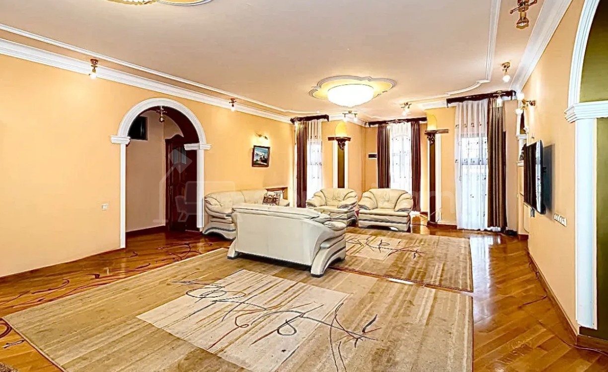8 Սենյականոց Շքեղ Առանձնատուն, 630քմ