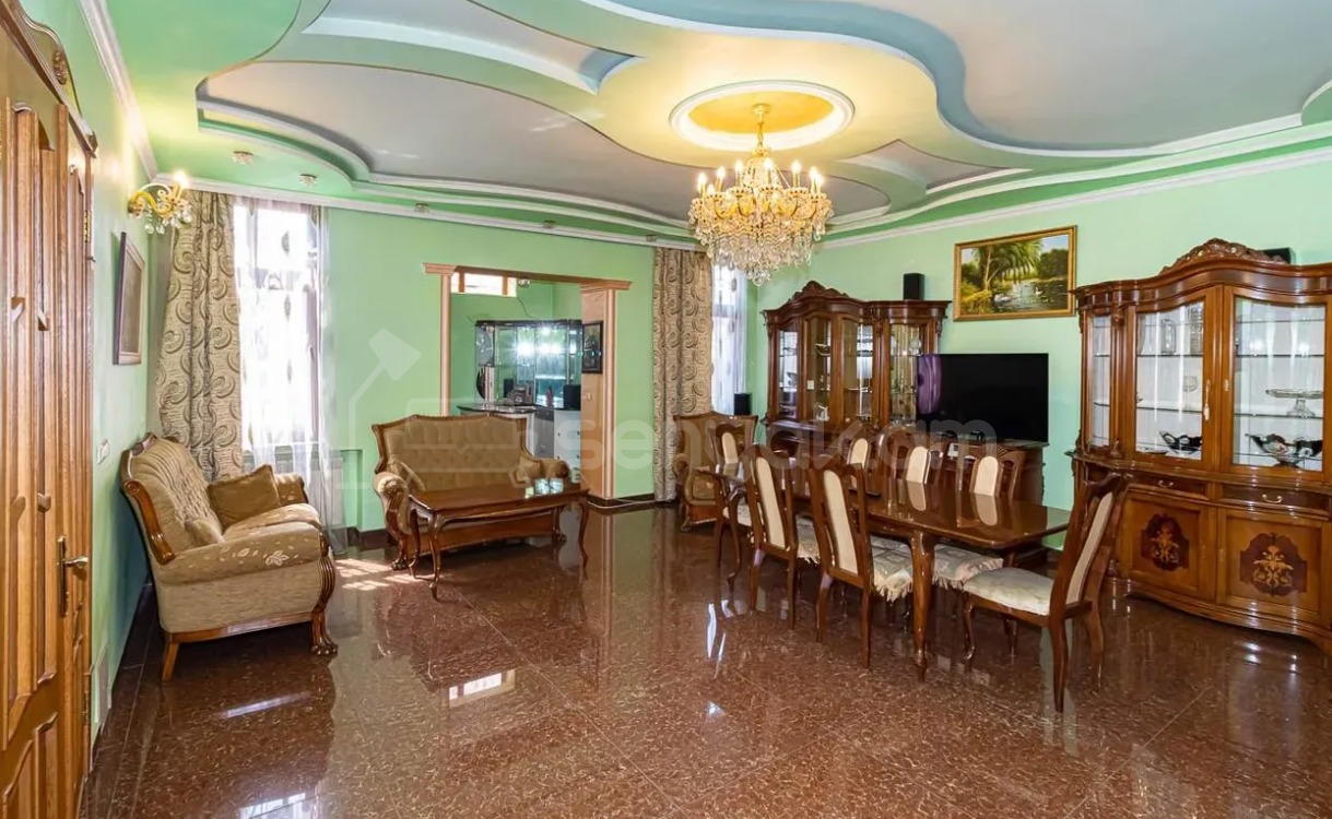 8 Սենյականոց Շքեղ Առանձնատուն, 630քմ