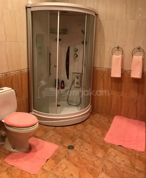 8 Սենյականոց Շքեղ Առանձնատուն, 1000քմ, Լողավազանով