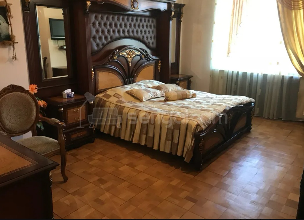 8 Սենյականոց Շքեղ Առանձնատուն, 1000քմ, Լողավազանով