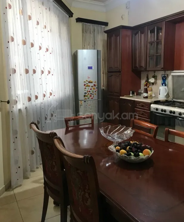 8 Սենյականոց Շքեղ Առանձնատուն, 1000քմ, Լողավազանով