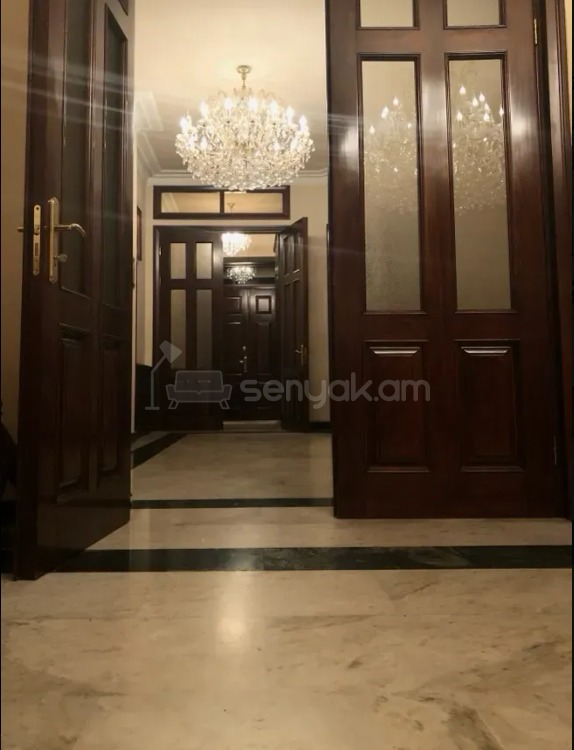 8 Սենյականոց Շքեղ Առանձնատուն, 1000քմ, Լողավազանով