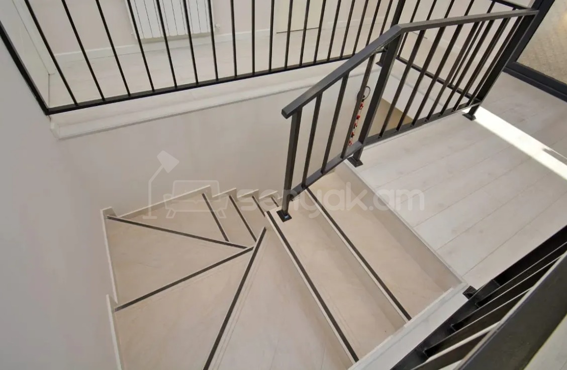 8 Սենյականոց Սեփական Տուն, 302քմ, Դիզայներական Վերանորոգված